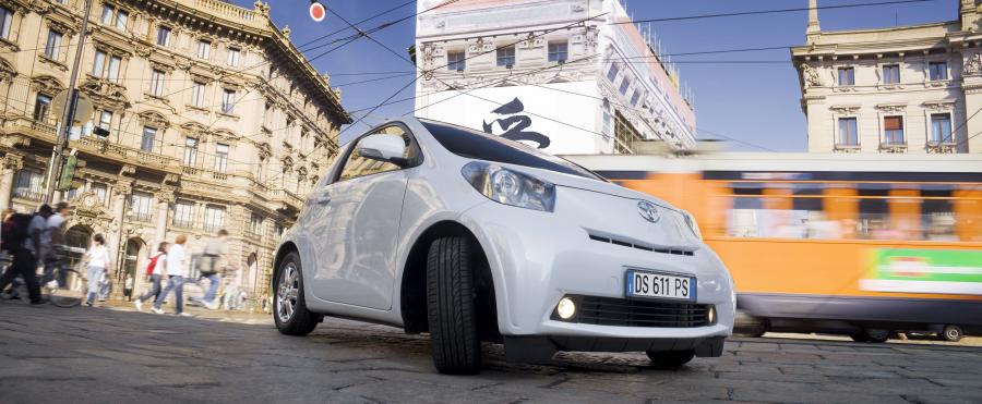  Toyota iQ 2008 года  (фото 170 из 225)